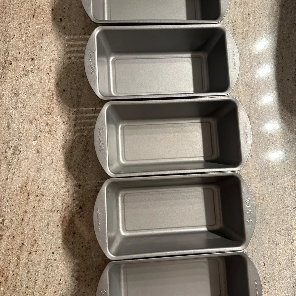 Sur La table medium nonstick loaf pan